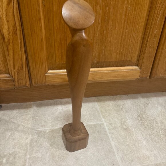 Hand Carved Religious Madonna Virgin Mary Figurine 14 Inches Tall - Picture 5 of 8